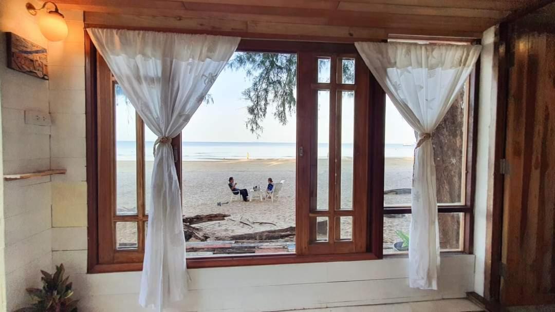 Maliblues Bed & Art Gallery Chumphon Εξωτερικό φωτογραφία