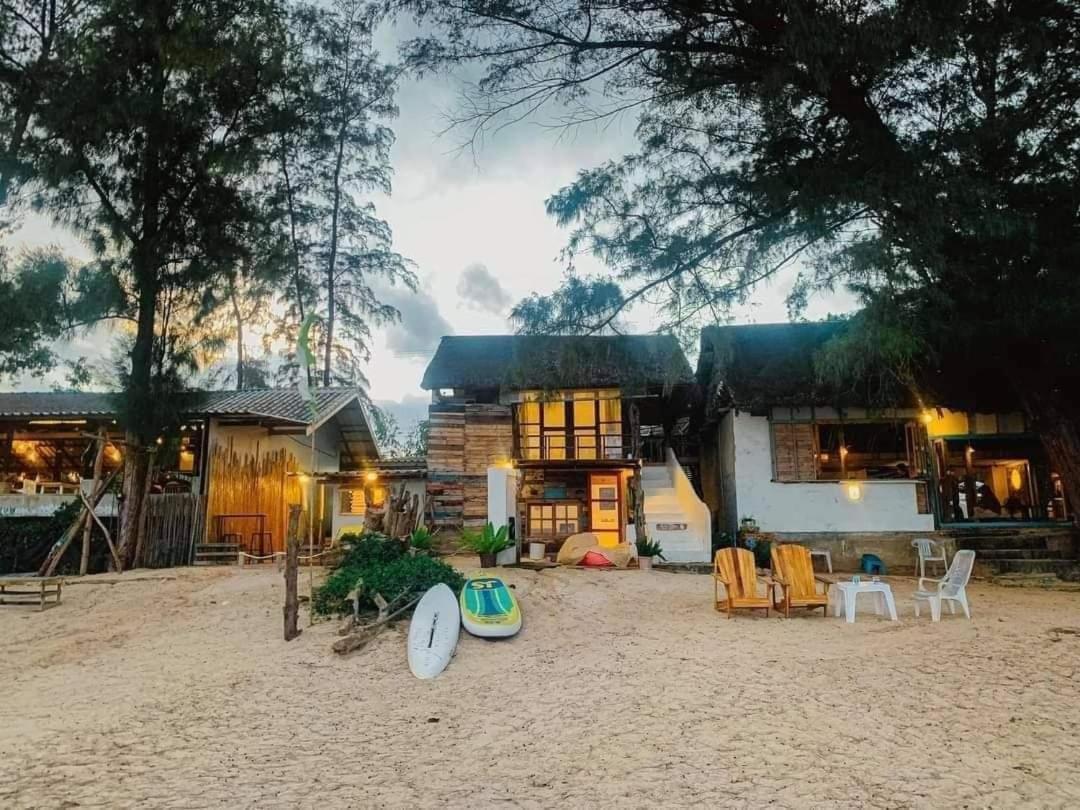 Maliblues Bed & Art Gallery Chumphon Εξωτερικό φωτογραφία