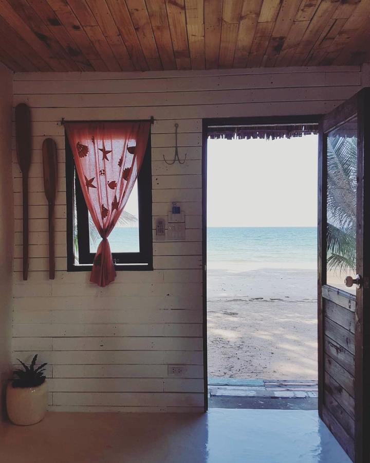 Maliblues Bed & Art Gallery Chumphon Εξωτερικό φωτογραφία